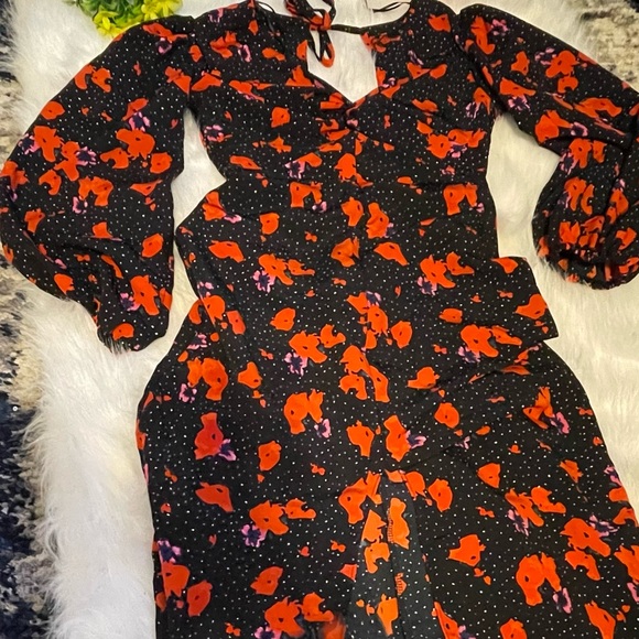 Dress with side slit - Picture 3 of 6